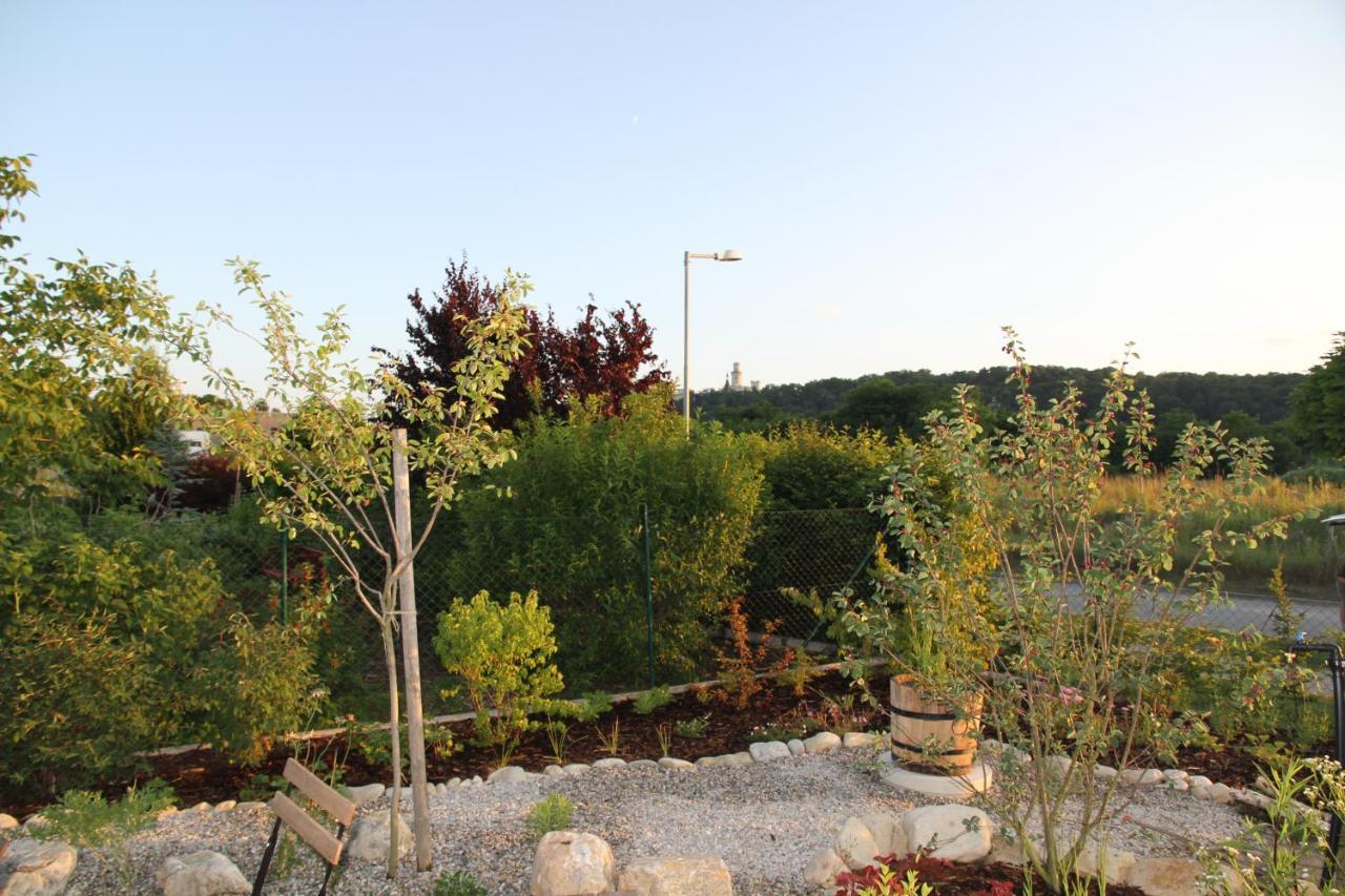 Apartmany Hluboka Nad Vltavou S Vyhledem Na Zamek מראה חיצוני תמונה