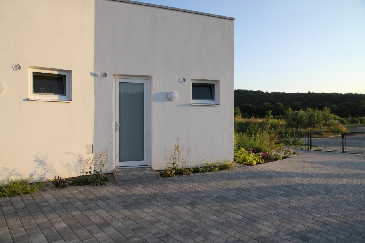 Apartmany Hluboka Nad Vltavou S Vyhledem Na Zamek מראה חיצוני תמונה